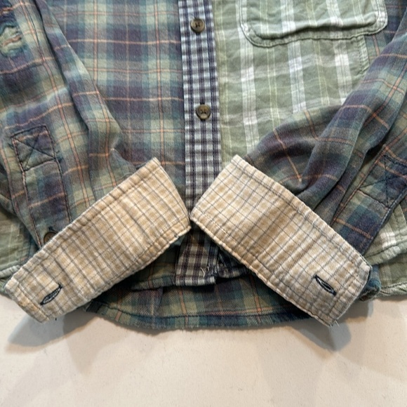 AEO Flannel Plaid Patchwork Button Down Cropped Shirt Size Medium - Picture 8 of 12